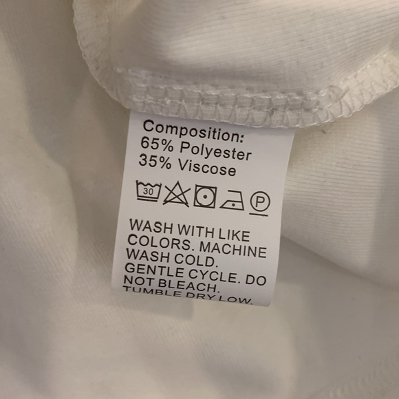 ePretty Chicago White Lace Trim V-Neck Tee Large EUC - Picture 4 of 4